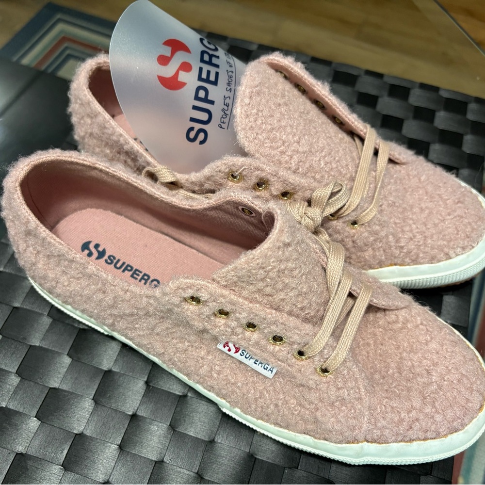 Superga Women's Pink Sneakers